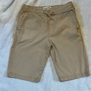 Abercrombie & Fitch Boy’s khaki 🩳 shorts